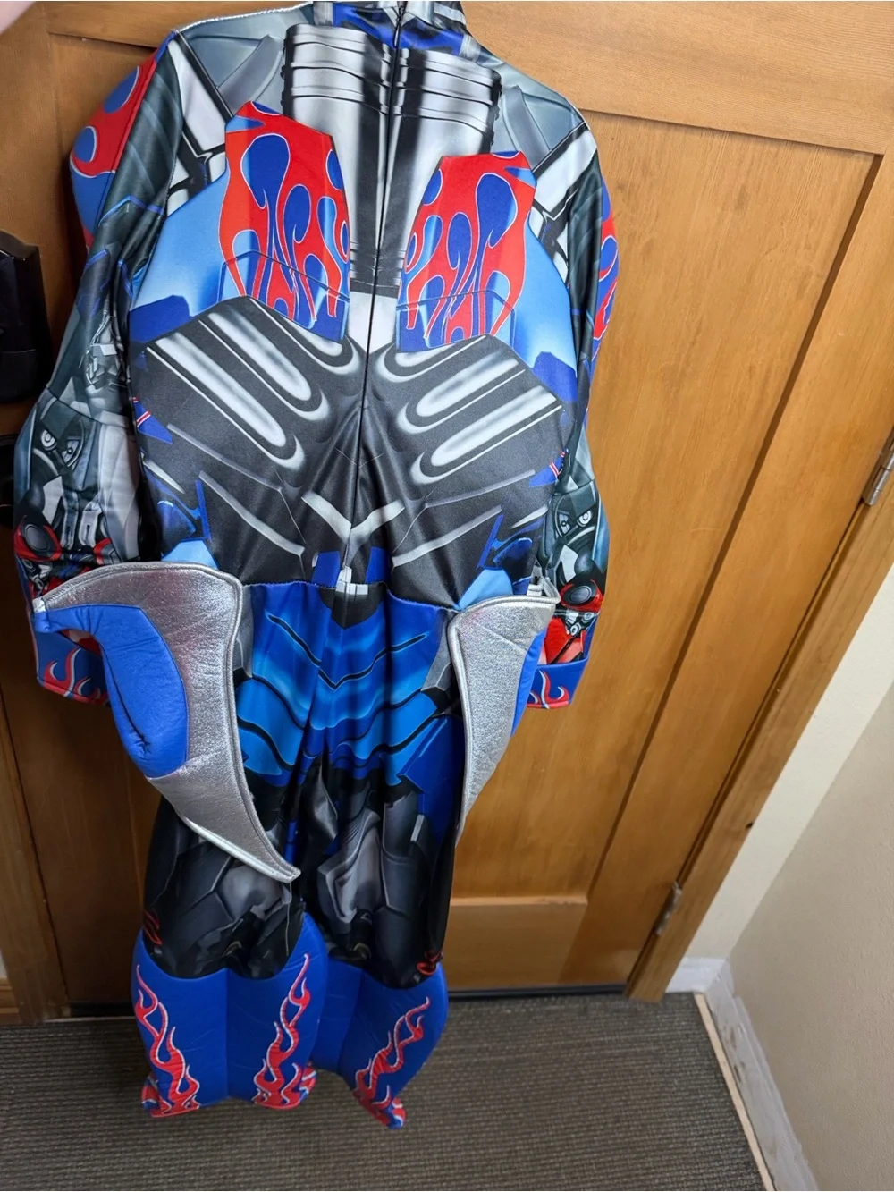 Kid’s Transformers Optimus Prime Costume. Size: 7-8